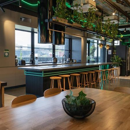 Modern Co-Living Apartments In Perth Central المظهر الخارجي الصورة